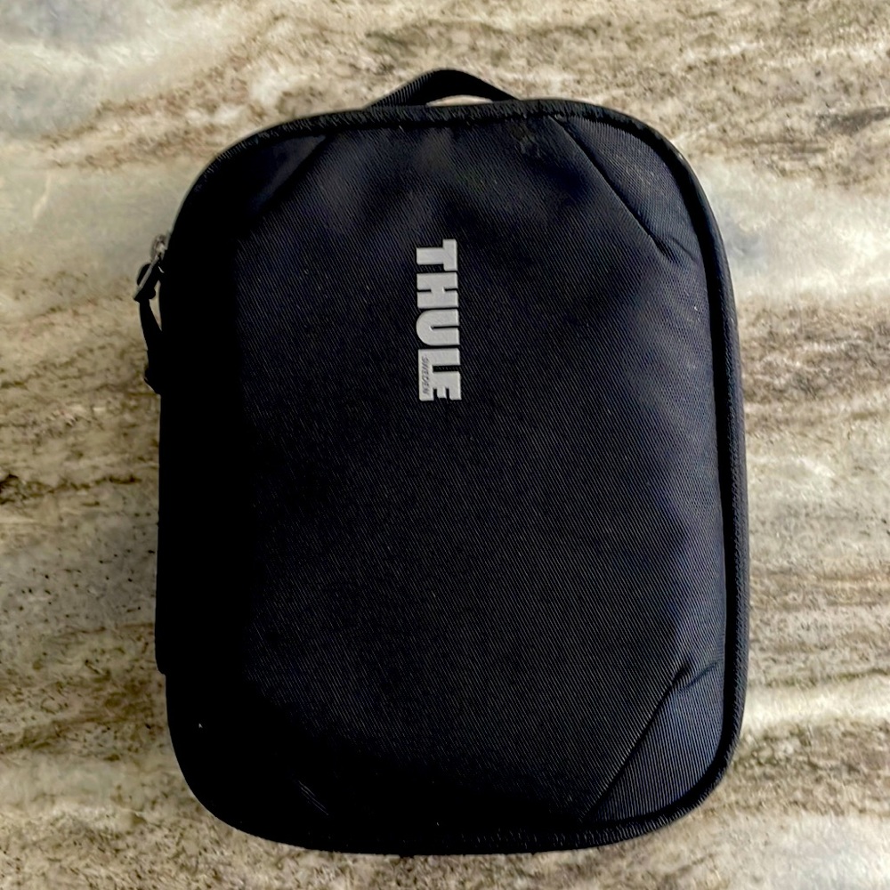 Thule Subterra PowerShuttle Plus Travel Case